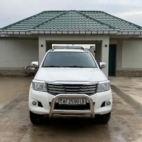 Toyota Hilux 2014