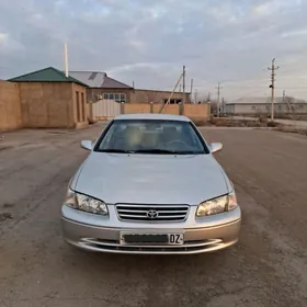 Toyota Camry 2000