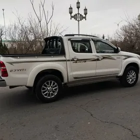 Toyota Hilux 2013