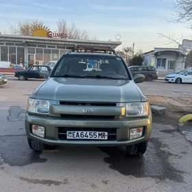 Infiniti QX4 2001