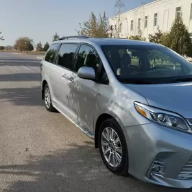 Toyota Sienna 2020