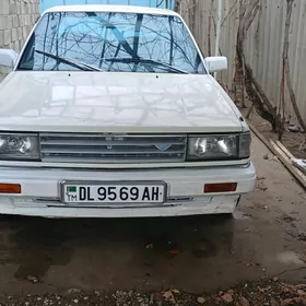 Nissan Bluebird 1989