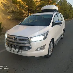 Toyota Innova 2021