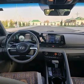 Hyundai Elantra 2021