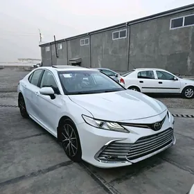 Toyota Camry 2022