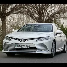 Toyota Camry 2018
