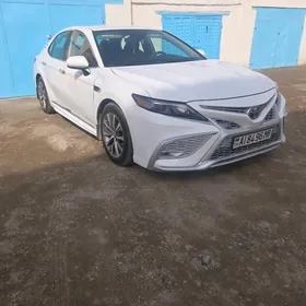 Toyota Camry 2021
