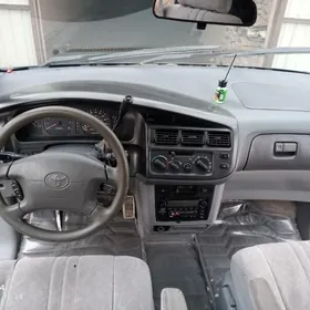 Toyota Sienna 1999