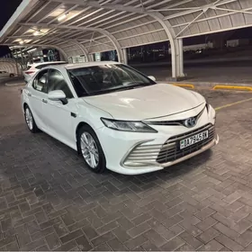 Toyota Camry 2021
