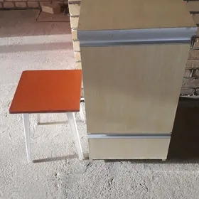 Тумбочка  и табуретка