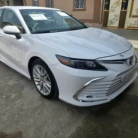 Toyota Camry 2021