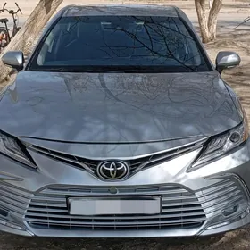Toyota Camry 2024