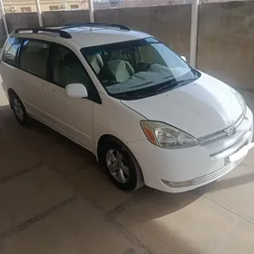Toyota Sienna 2004