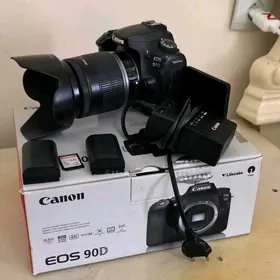 Canon 90D