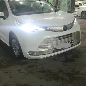 Toyota Sienna 2022