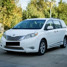 Toyota Sienna 2010