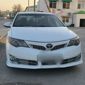 Toyota Camry 2013
