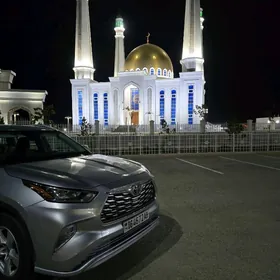 Toyota Highlander 2020