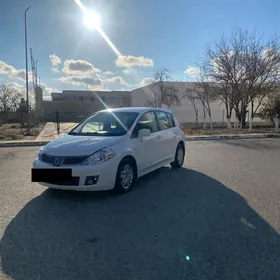 Nissan Versa 2012