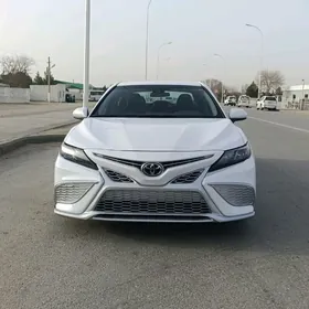 Toyota Camry 2021