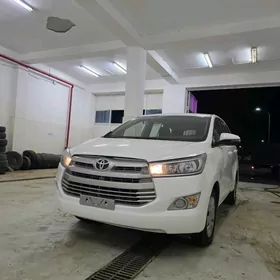 Toyota Innova 2020