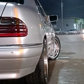 Mercedes-Benz E320 1998