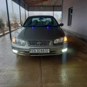 Toyota Camry 2000