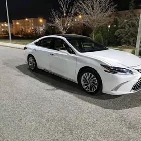 Lexus ES 350 2022