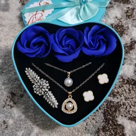 Sowgat sowgatlyk padarka gül