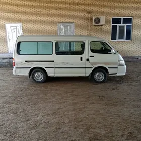 Toyota Hiace 2010