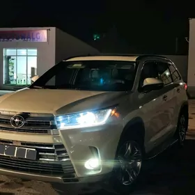 Toyota Highlander 2019