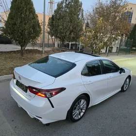 Toyota Camry 2022