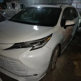 Toyota Sienna 2021