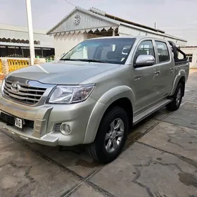 Toyota Hilux 2015
