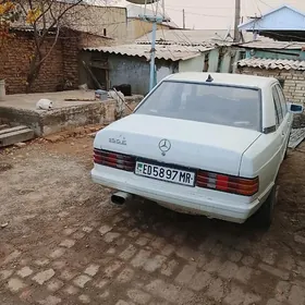 Mercedes-Benz 190E 1985