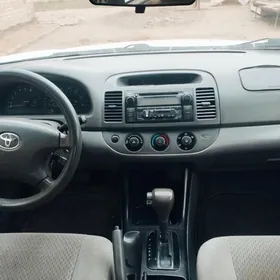 Toyota Camry 2004