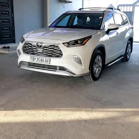Toyota Highlander 2021
