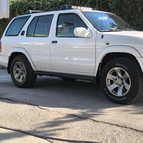 Nissan Pathfinder 2002