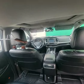 Toyota Highlander 2018