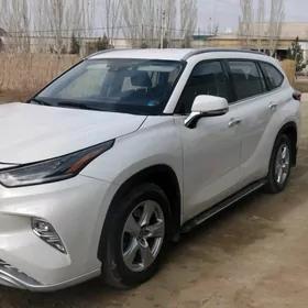 Toyota Highlander 2021