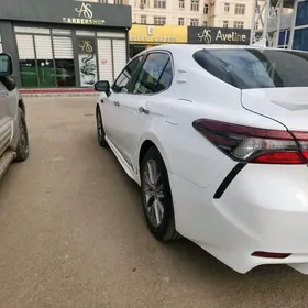 Toyota Camry 2021