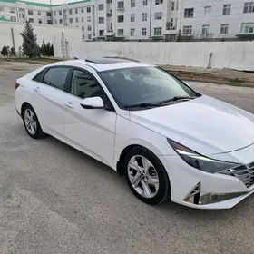 Hyundai Elantra 2022