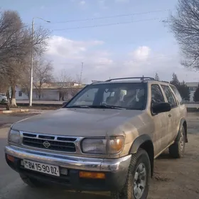 Nissan Pathfinder 1999
