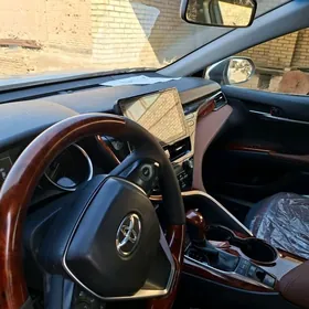 Toyota Camry Hybrid 2021