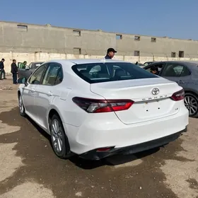 Toyota Camry 2021