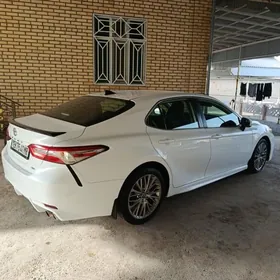 Toyota Camry 2020