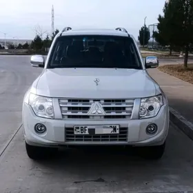Mitsubishi Pajero 2013