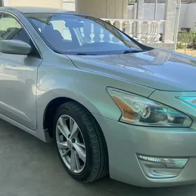 Nissan Altima 2012
