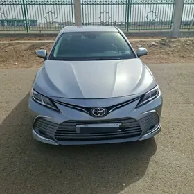 Toyota Camry 2021