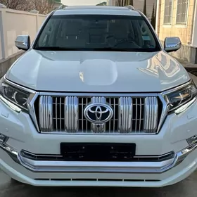 Toyota Land Cruiser Prado 2022
